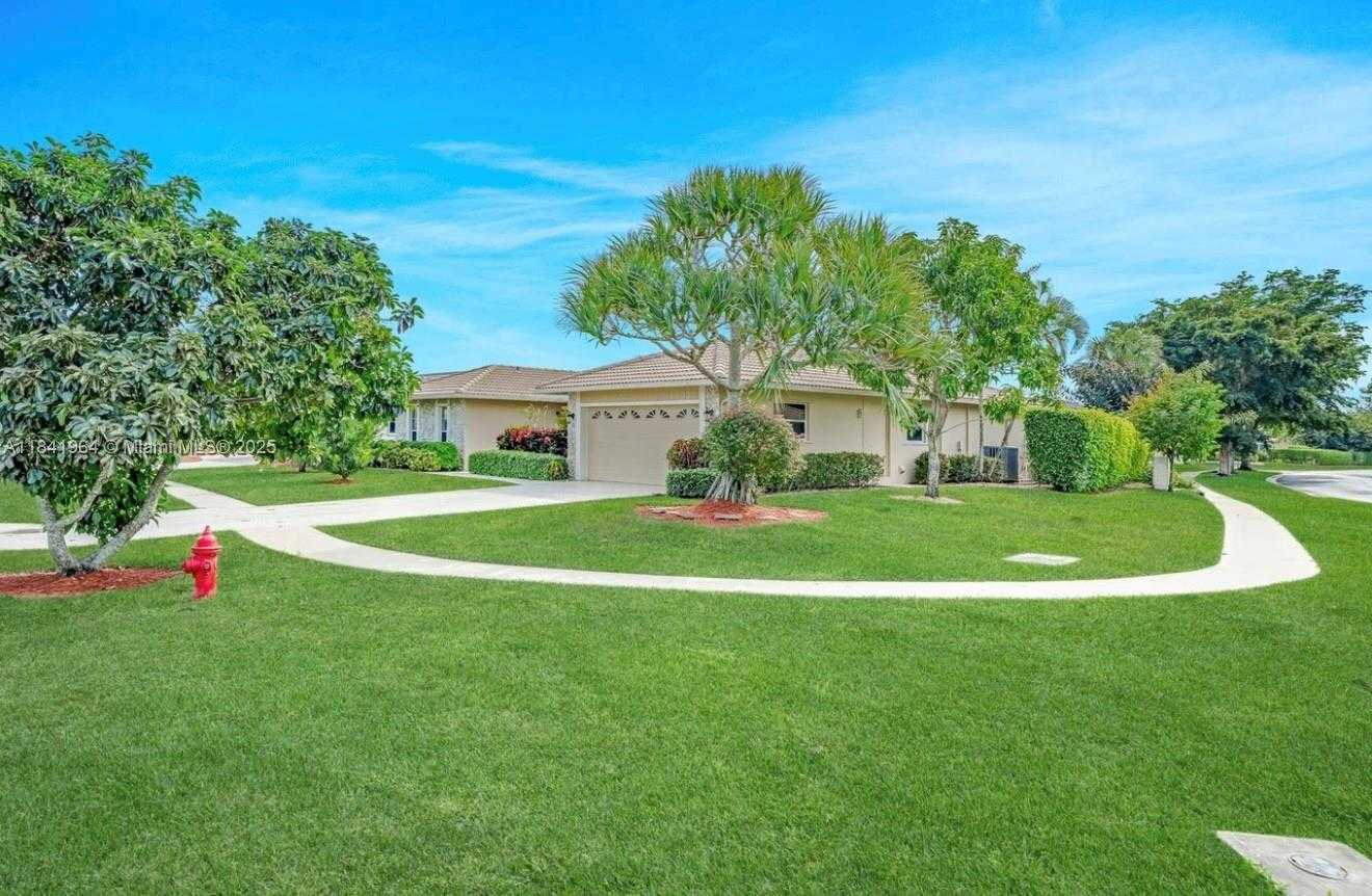 Small Image of 10126 CROSSWIND RD, Boca Raton Number 2