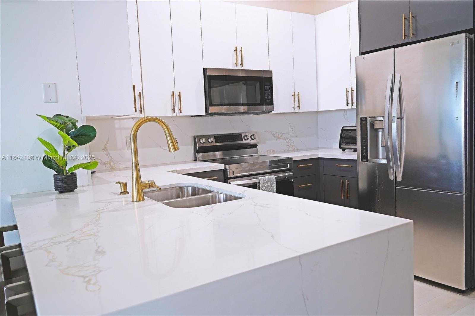 Small Image of 2268 NORTH WEST 208TH WAY, Pembroke Pines Number 6