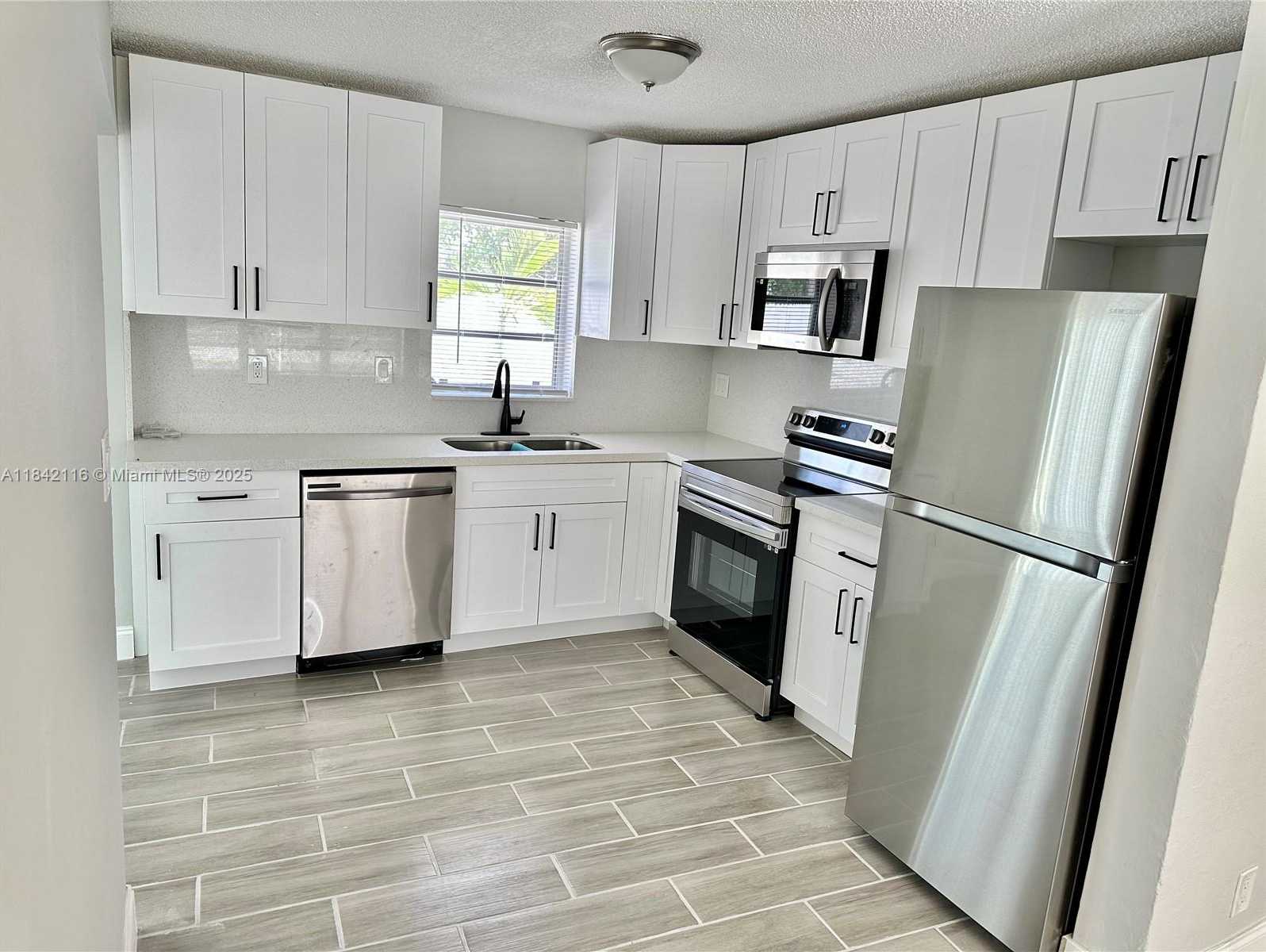 Small Image of 2600 NORTH EAST 8TH AVE, Pompano Beach Number 4