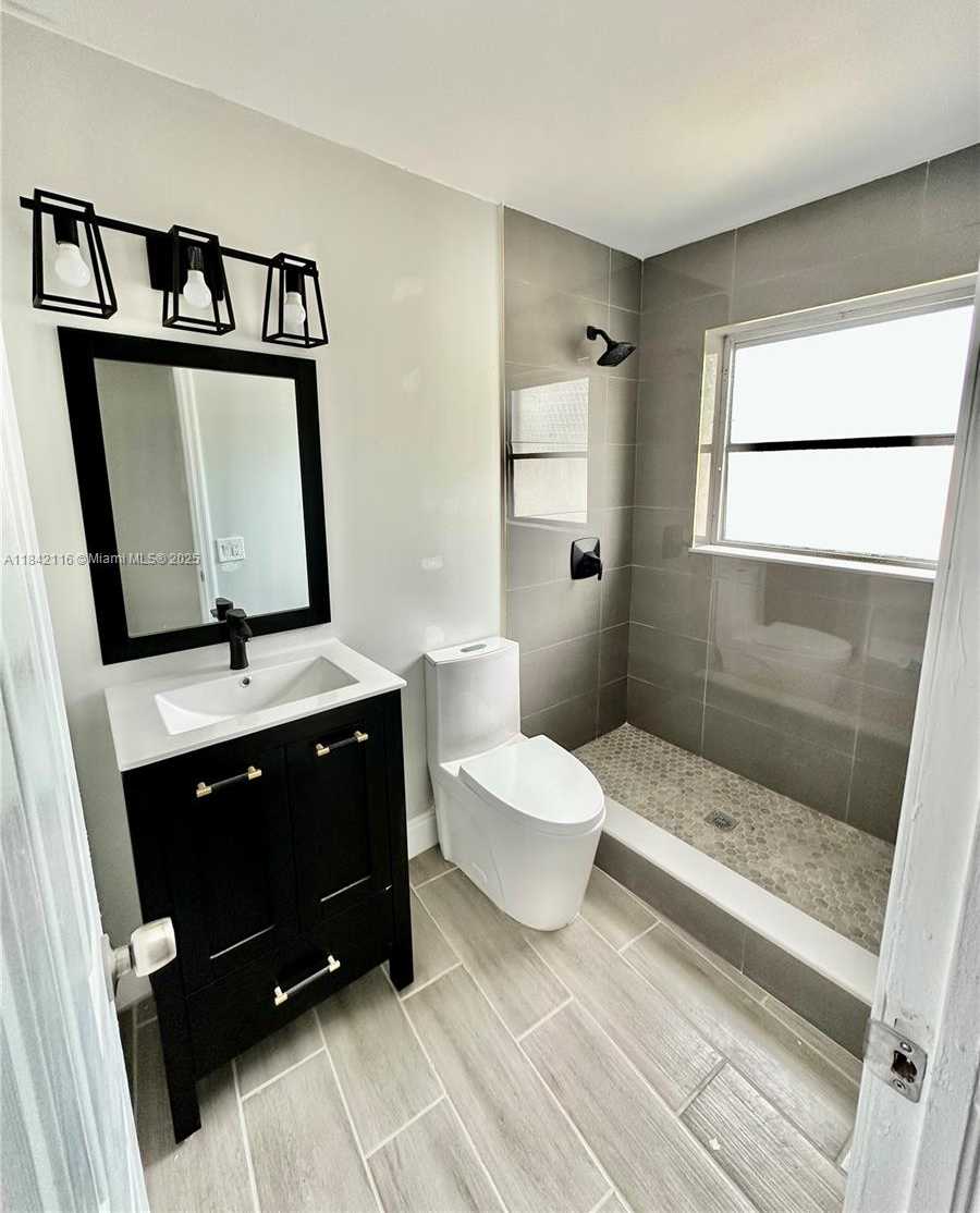 Small Image of 2600 NORTH EAST 8TH AVE, Pompano Beach Number 5
