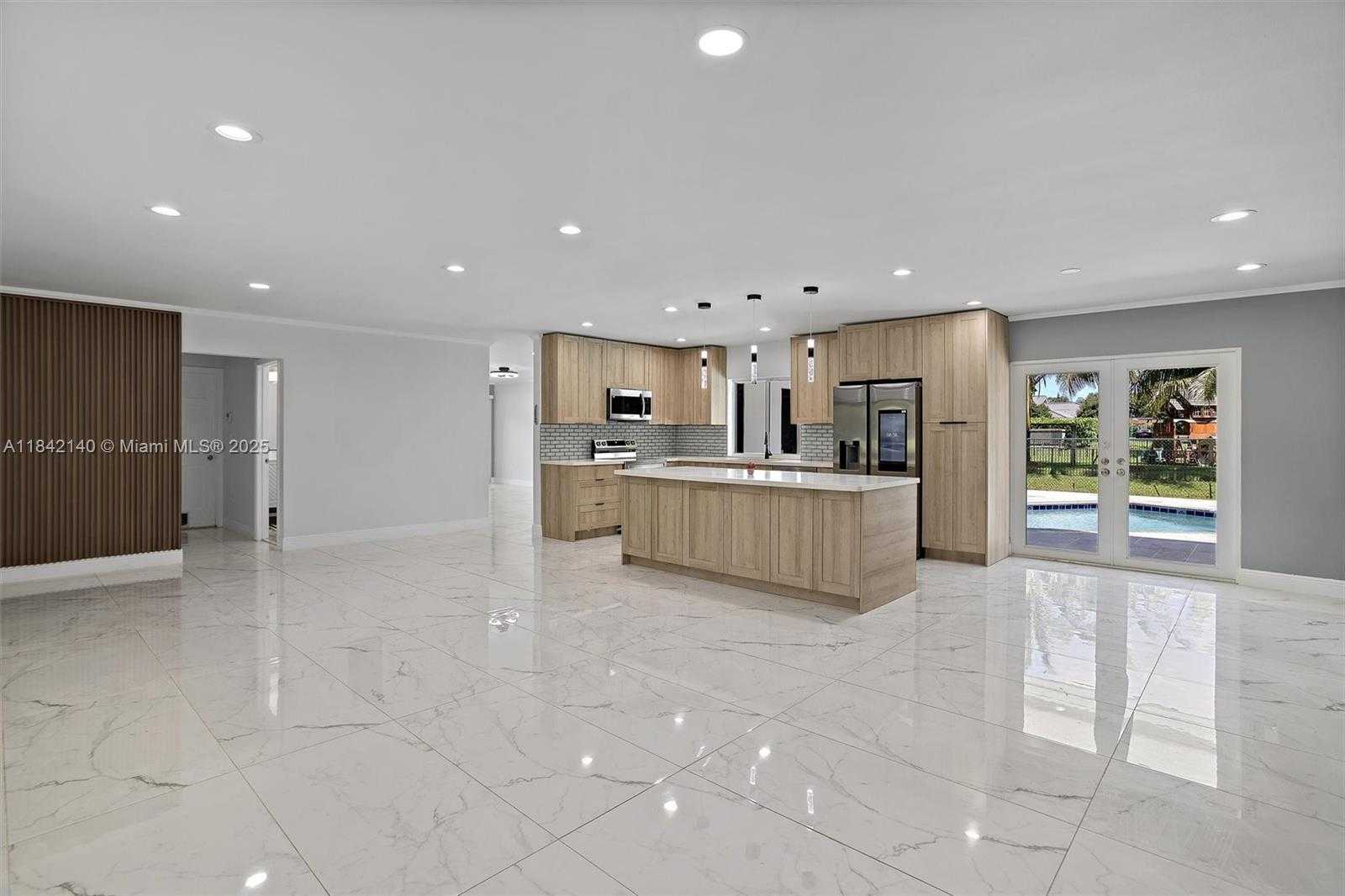 Small Image of 11811 NORTH WEST 5TH CT, Plantation Number 3