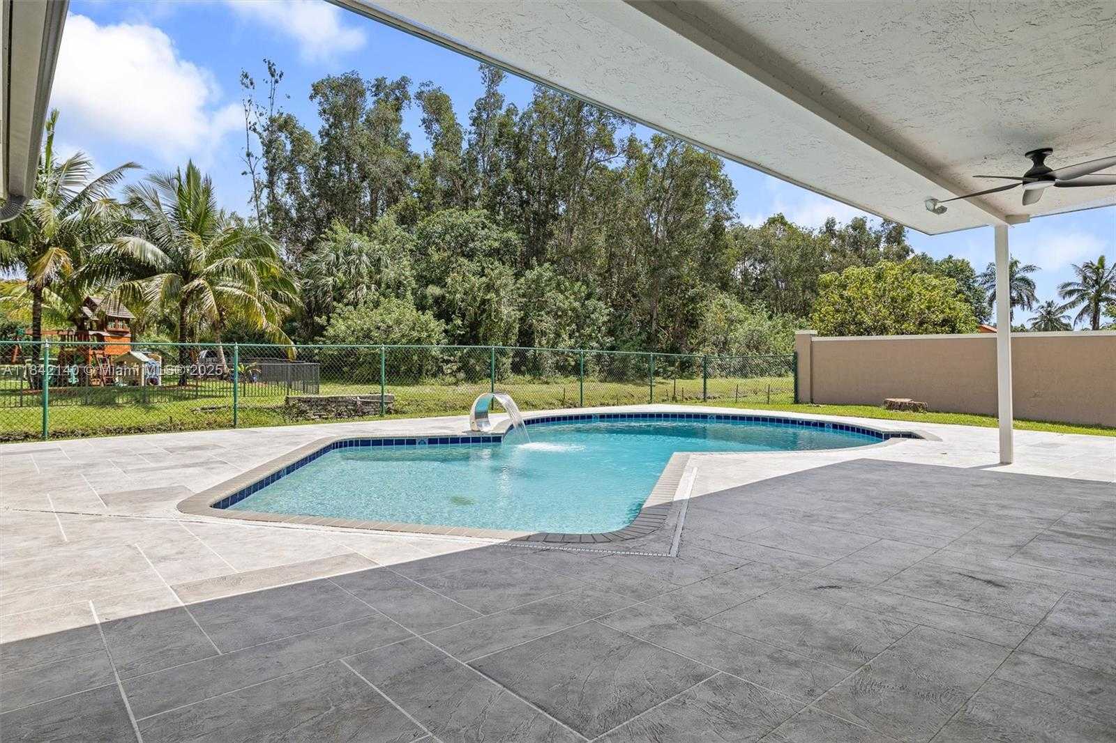 Small Image of 11811 NORTH WEST 5TH CT, Plantation Number 32
