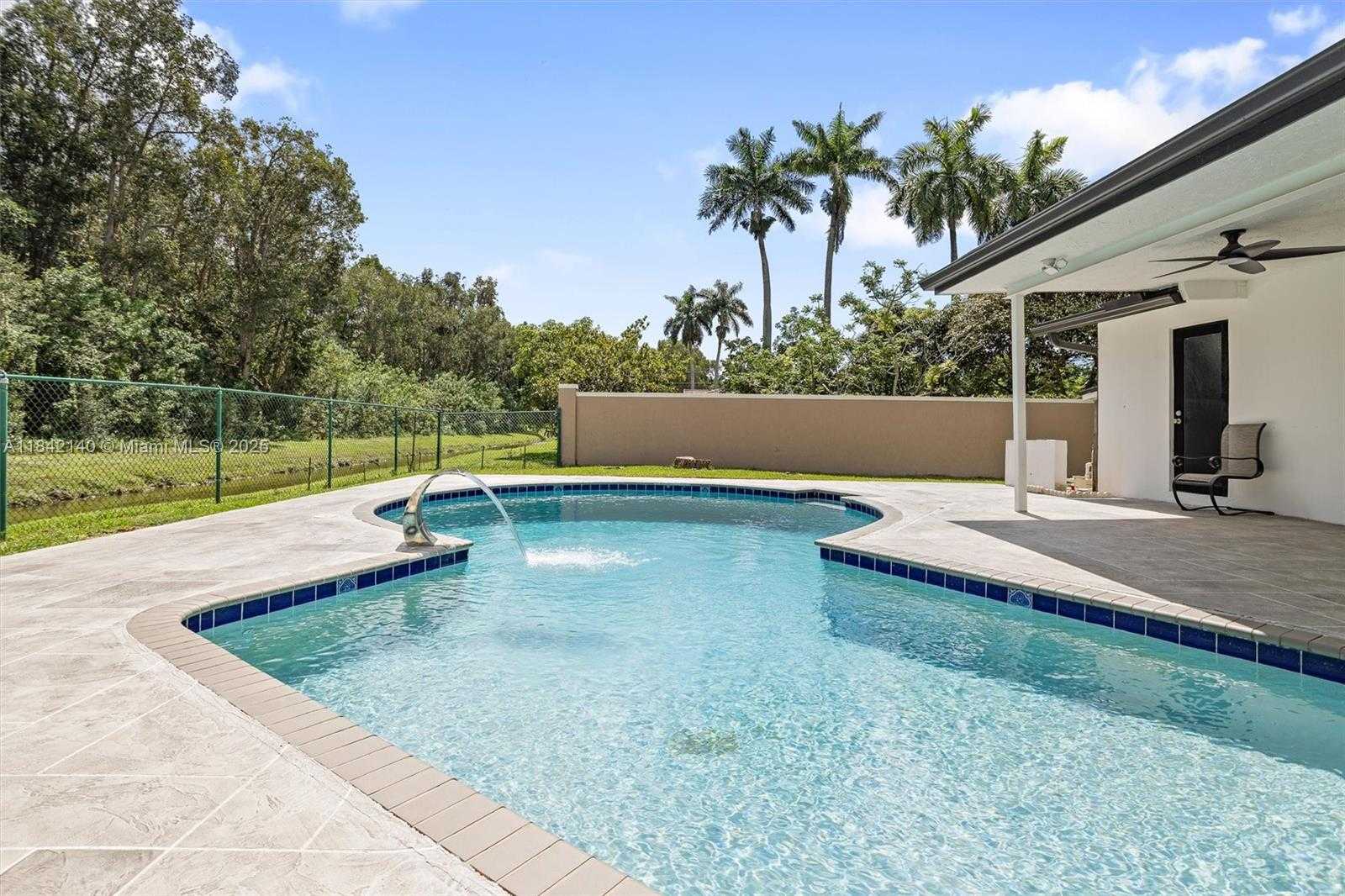 Small Image of 11811 NORTH WEST 5TH CT, Plantation Number 33
