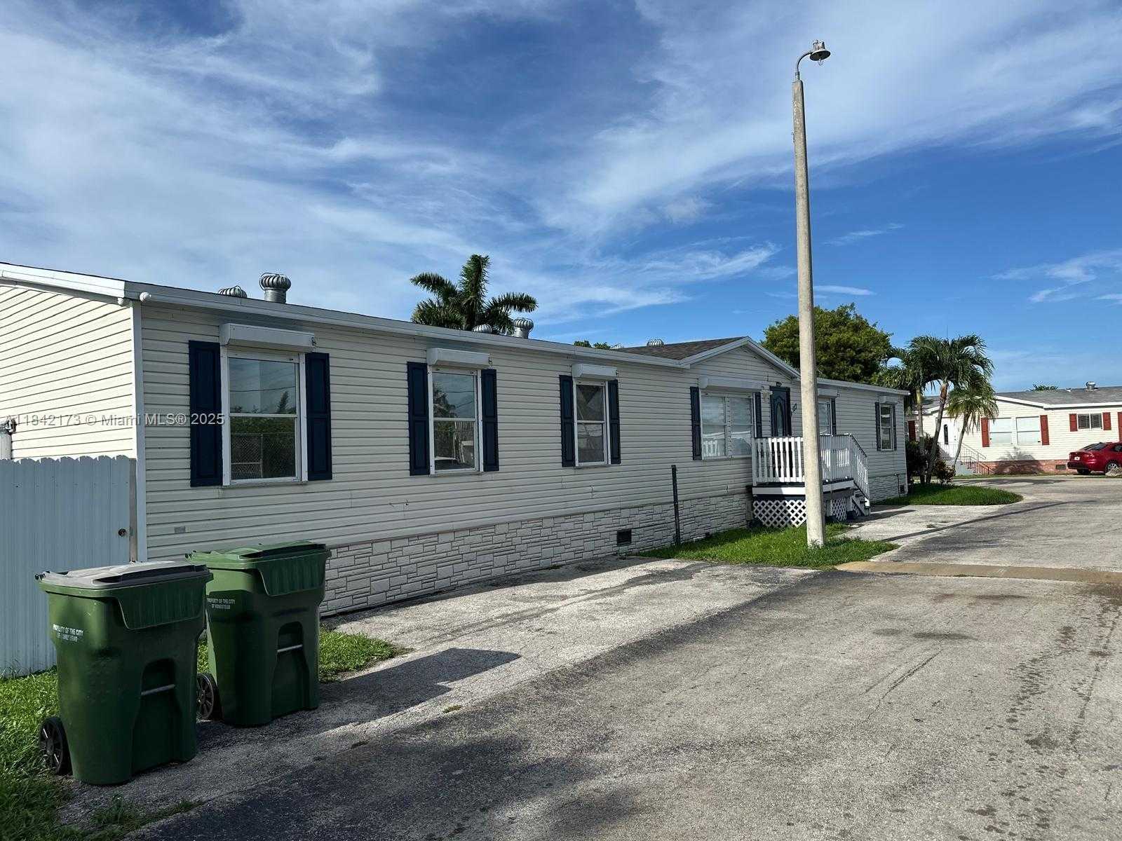 Small Image of 220 NORTH EAST 12 AVE, Homestead Number 2
