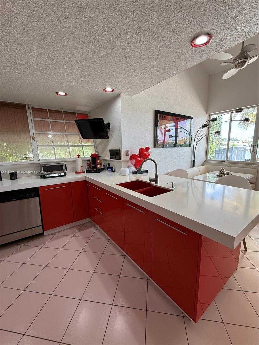 Small Image of 747 WEST 78TH ST, Hialeah Number 11