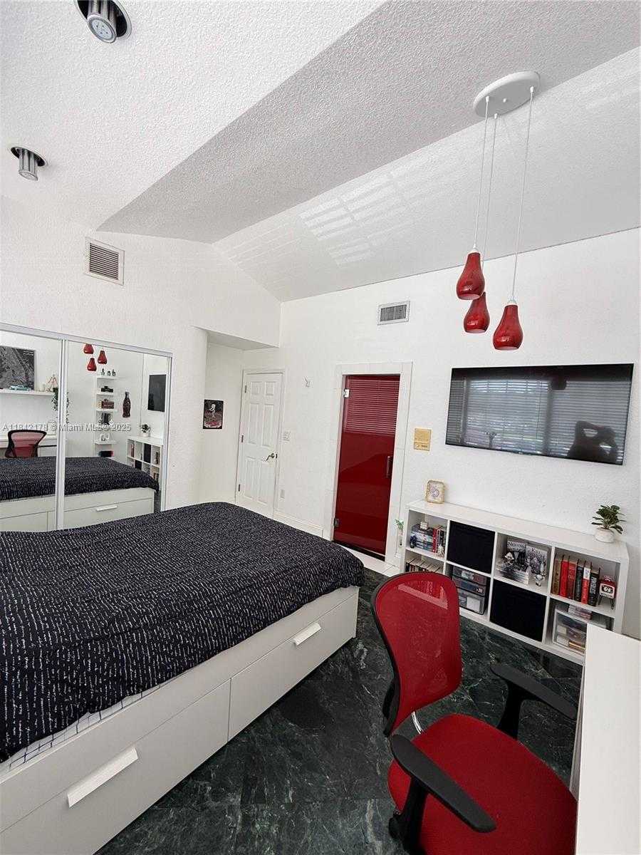 Small Image of 747 WEST 78TH ST, Hialeah Number 23