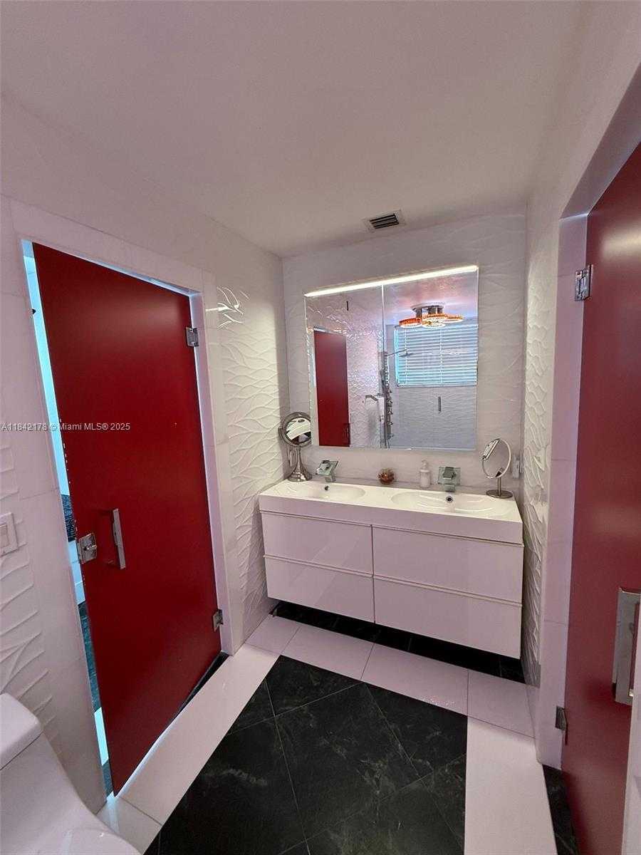 Small Image of 747 WEST 78TH ST, Hialeah Number 26