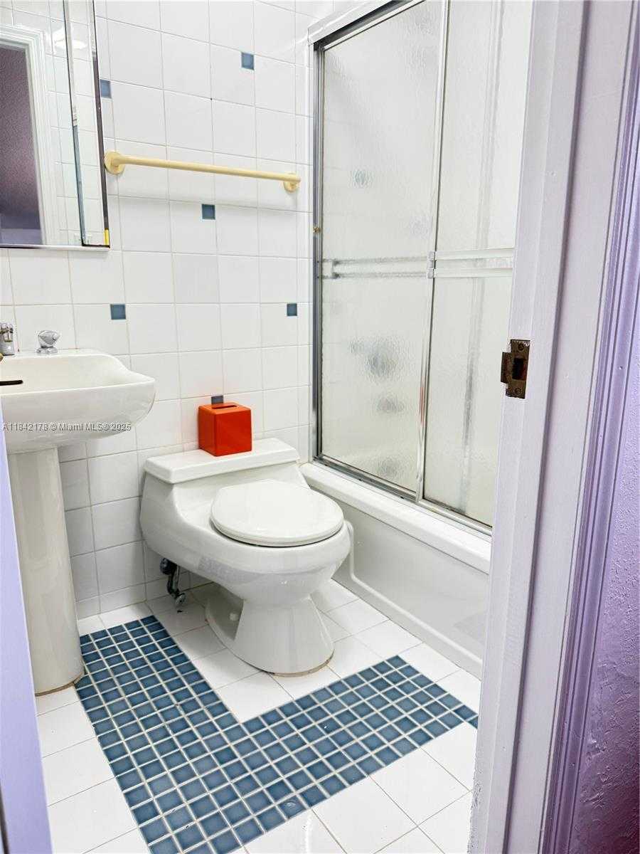 Small Image of 747 WEST 78TH ST, Hialeah Number 28
