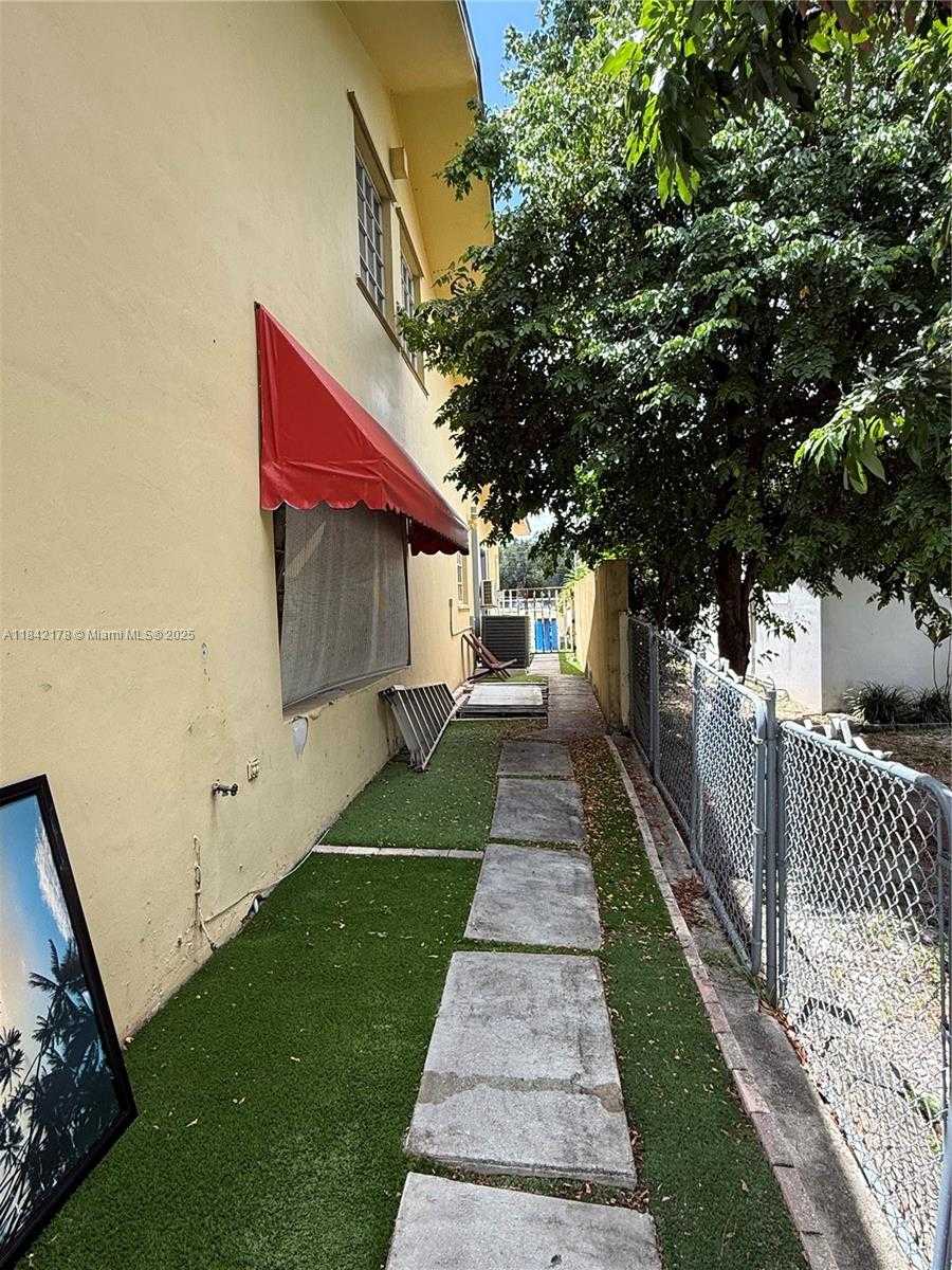 Small Image of 747 WEST 78TH ST, Hialeah Number 29
