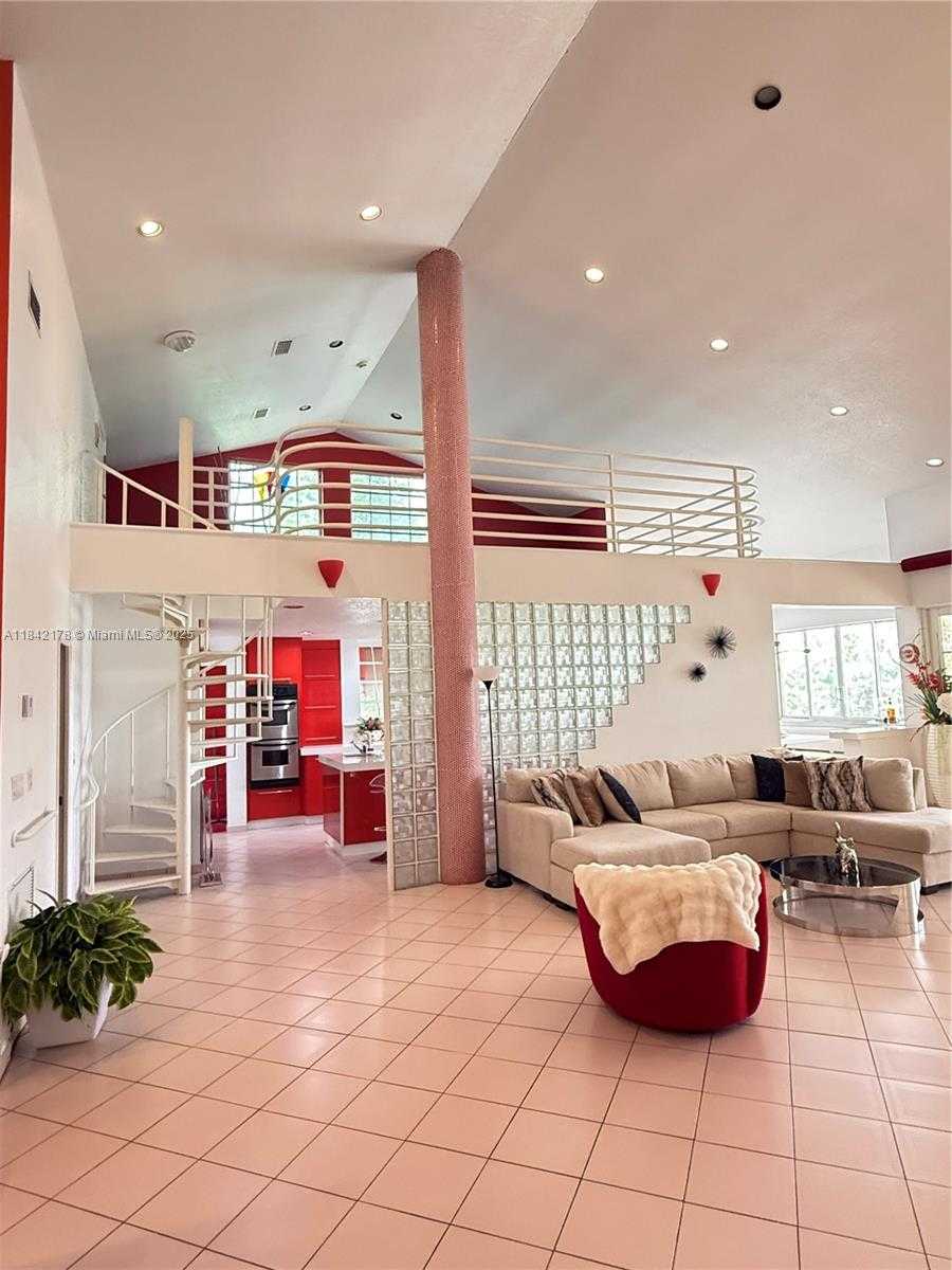 Small Image of 747 WEST 78TH ST, Hialeah Number 3