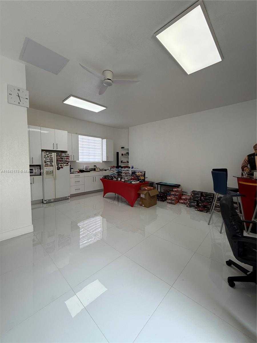 Small Image of 747 WEST 78TH ST, Hialeah Number 31
