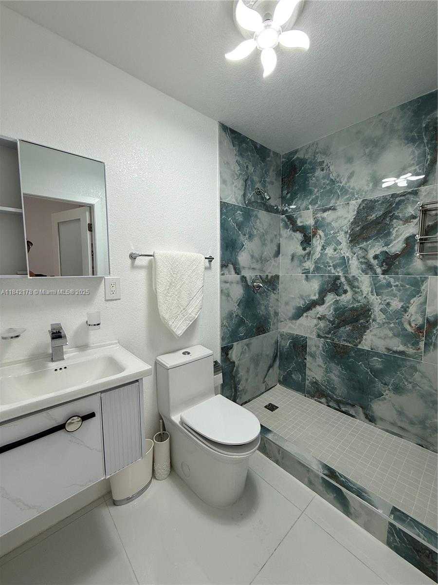 Small Image of 747 WEST 78TH ST, Hialeah Number 32