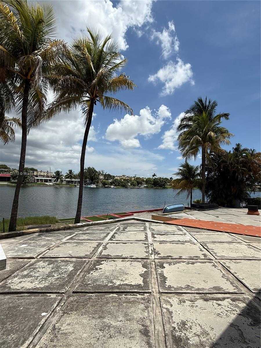 Small Image of 747 WEST 78TH ST, Hialeah Number 34