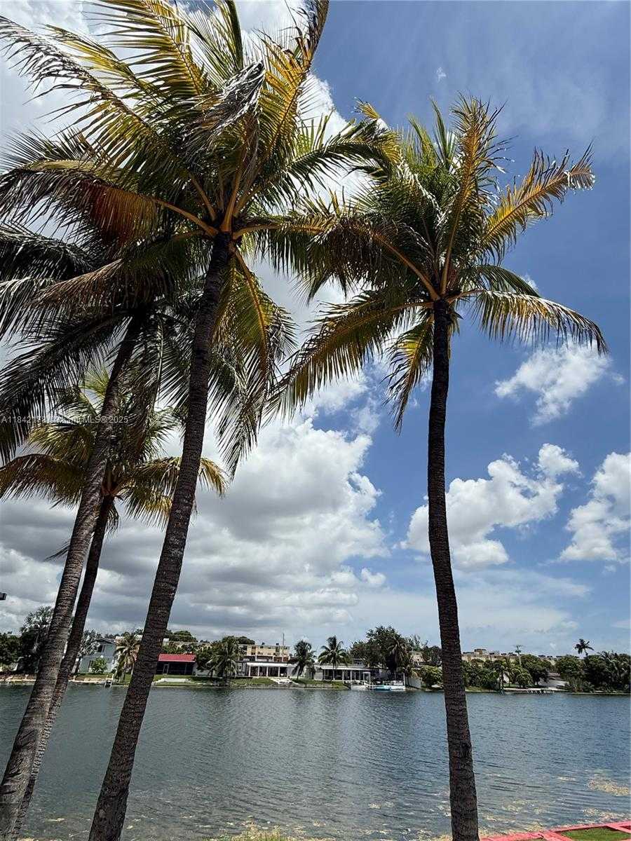 Small Image of 747 WEST 78TH ST, Hialeah Number 35