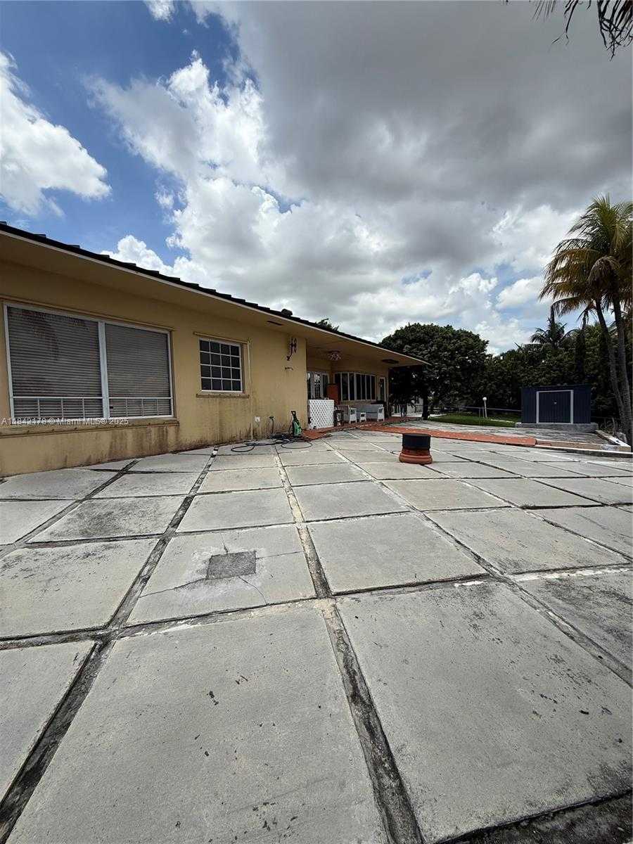 Small Image of 747 WEST 78TH ST, Hialeah Number 36