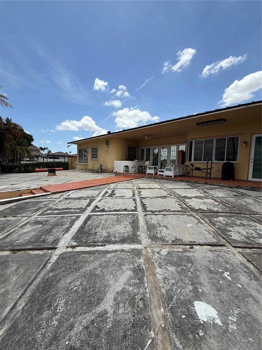 Small Image of 747 WEST 78TH ST, Hialeah Number 37