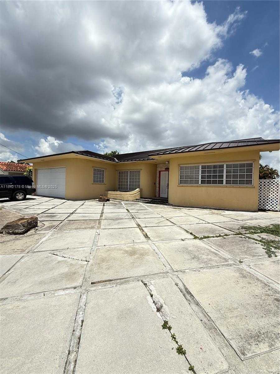 Small Image of 747 WEST 78TH ST, Hialeah Number 38