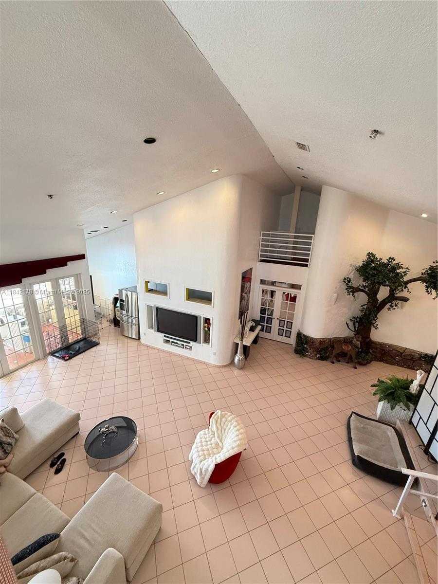 Small Image of 747 WEST 78TH ST, Hialeah Number 4