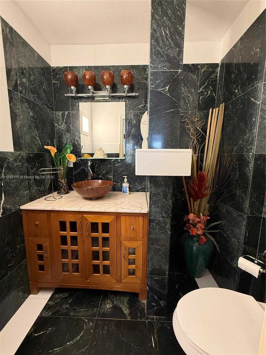 Small Image of 747 WEST 78TH ST, Hialeah Number 5