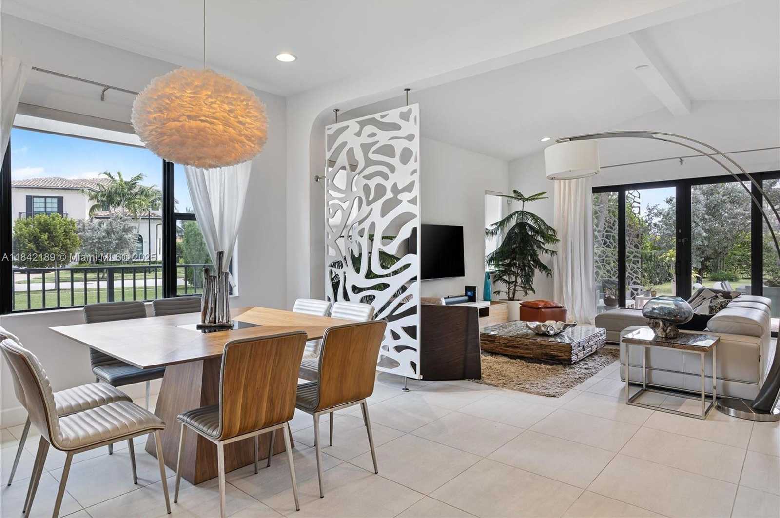 Small Image of 1126 SOUTH WEST 113TH WAY, Pembroke Pines Number 12