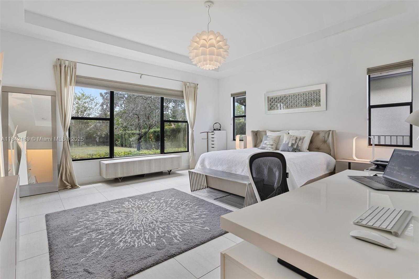 Small Image of 1126 SOUTH WEST 113TH WAY, Pembroke Pines Number 13