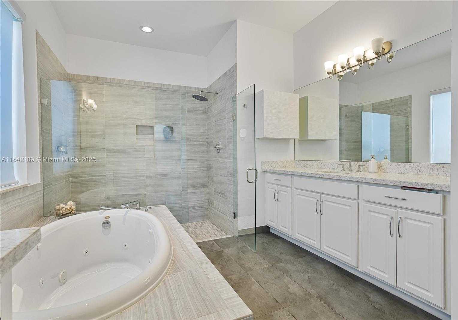 Small Image of 1126 SOUTH WEST 113TH WAY, Pembroke Pines Number 17