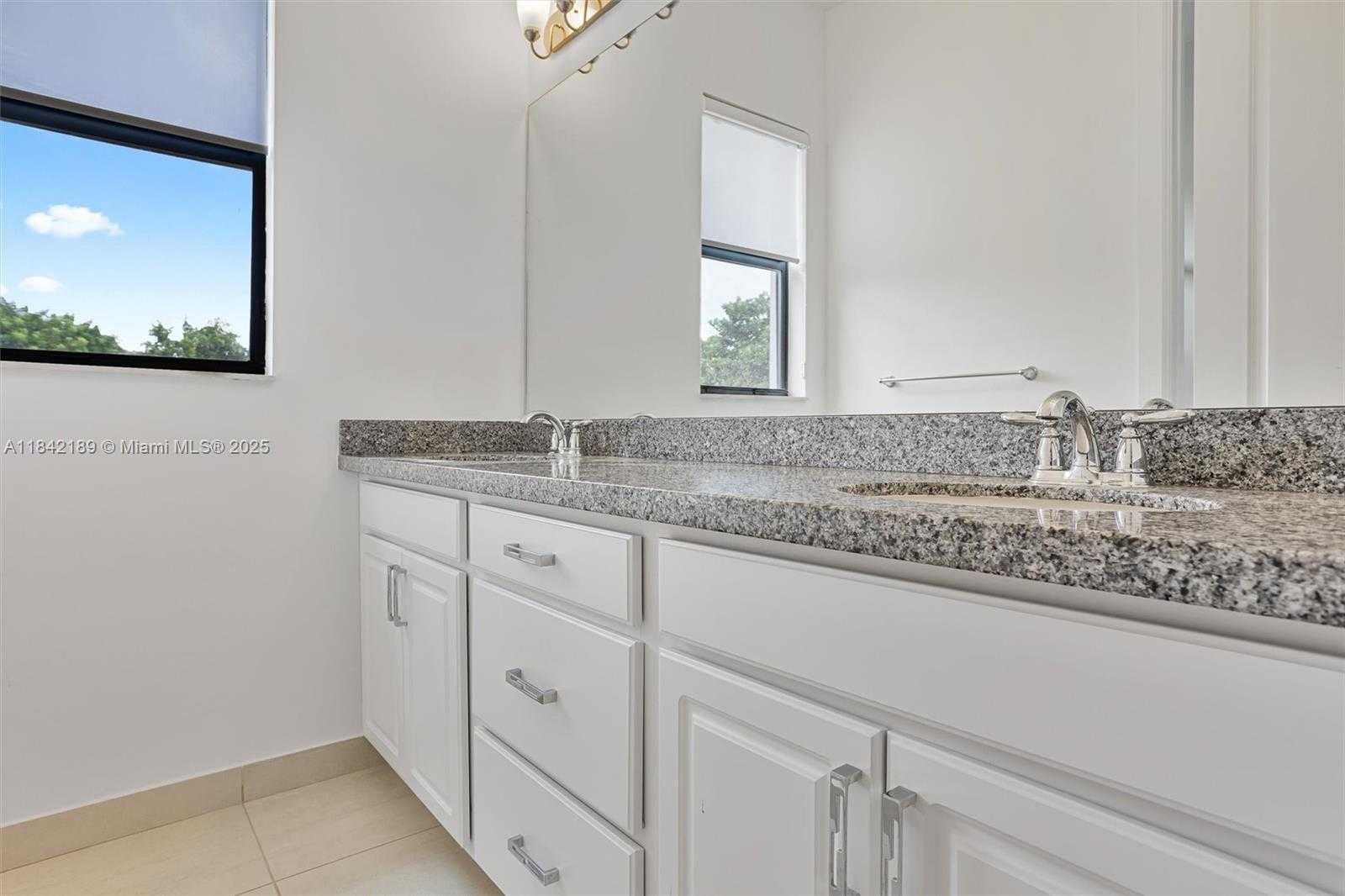 Small Image of 1126 SOUTH WEST 113TH WAY, Pembroke Pines Number 22