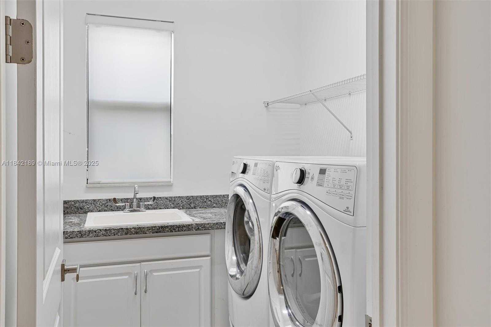 Small Image of 1126 SOUTH WEST 113TH WAY, Pembroke Pines Number 24