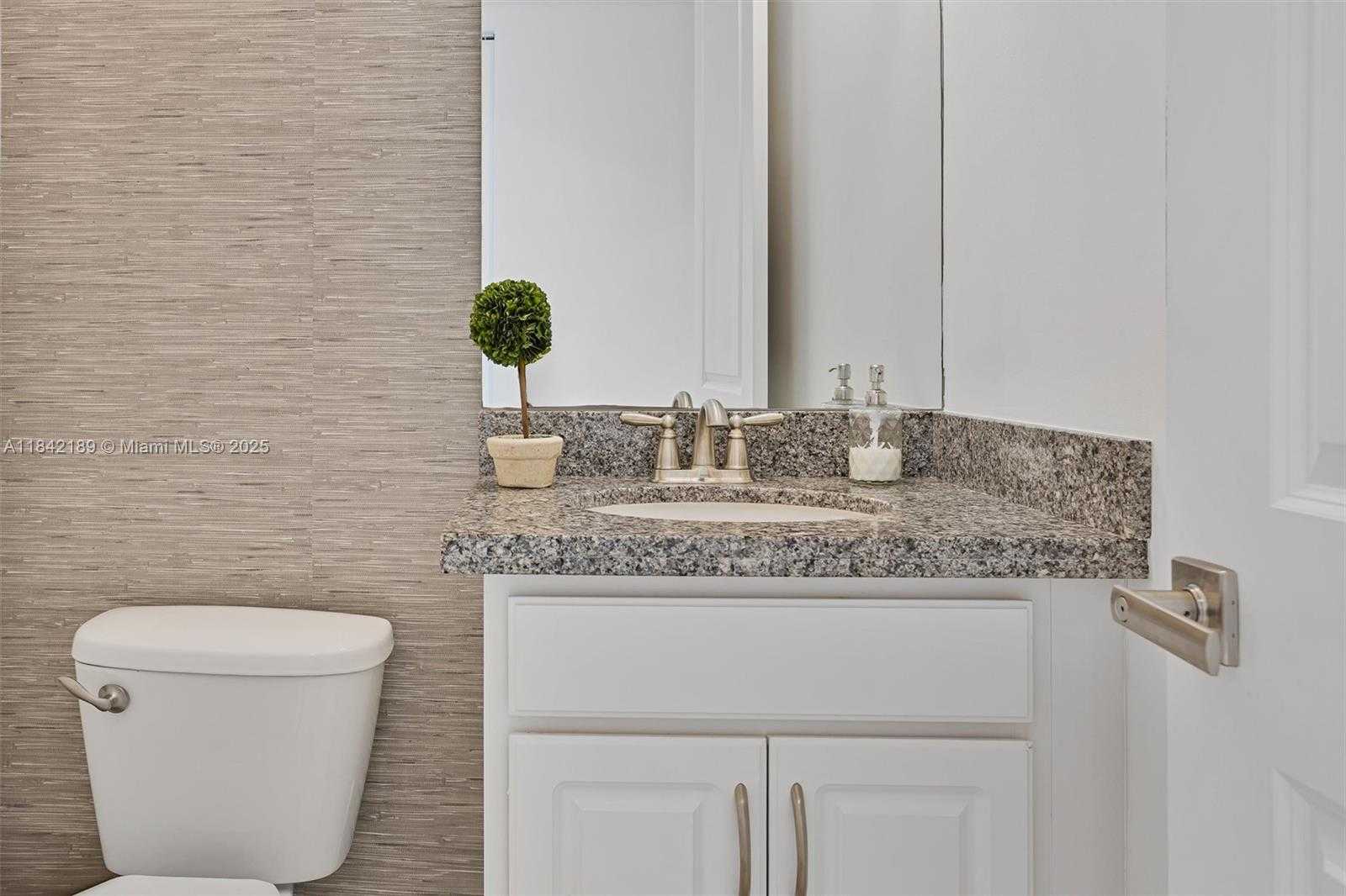 Small Image of 1126 SOUTH WEST 113TH WAY, Pembroke Pines Number 25