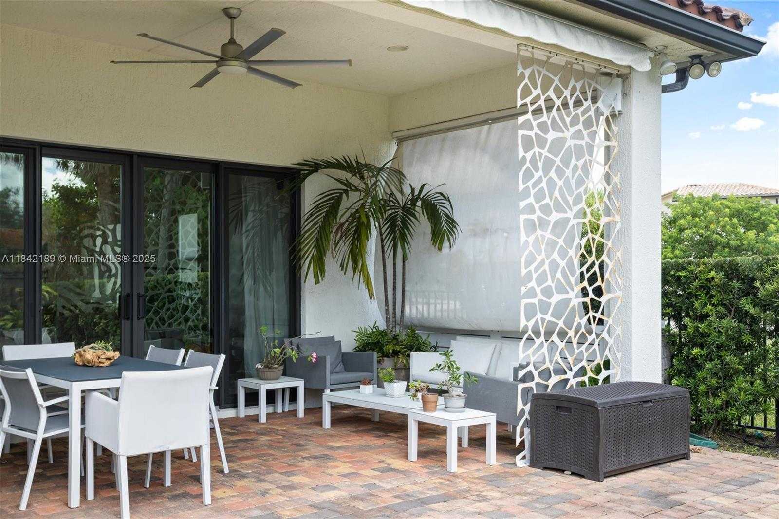 Small Image of 1126 SOUTH WEST 113TH WAY, Pembroke Pines Number 26
