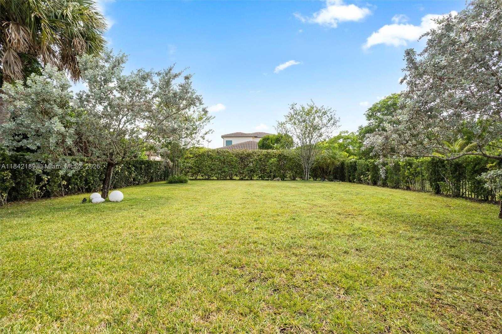 Small Image of 1126 SOUTH WEST 113TH WAY, Pembroke Pines Number 29