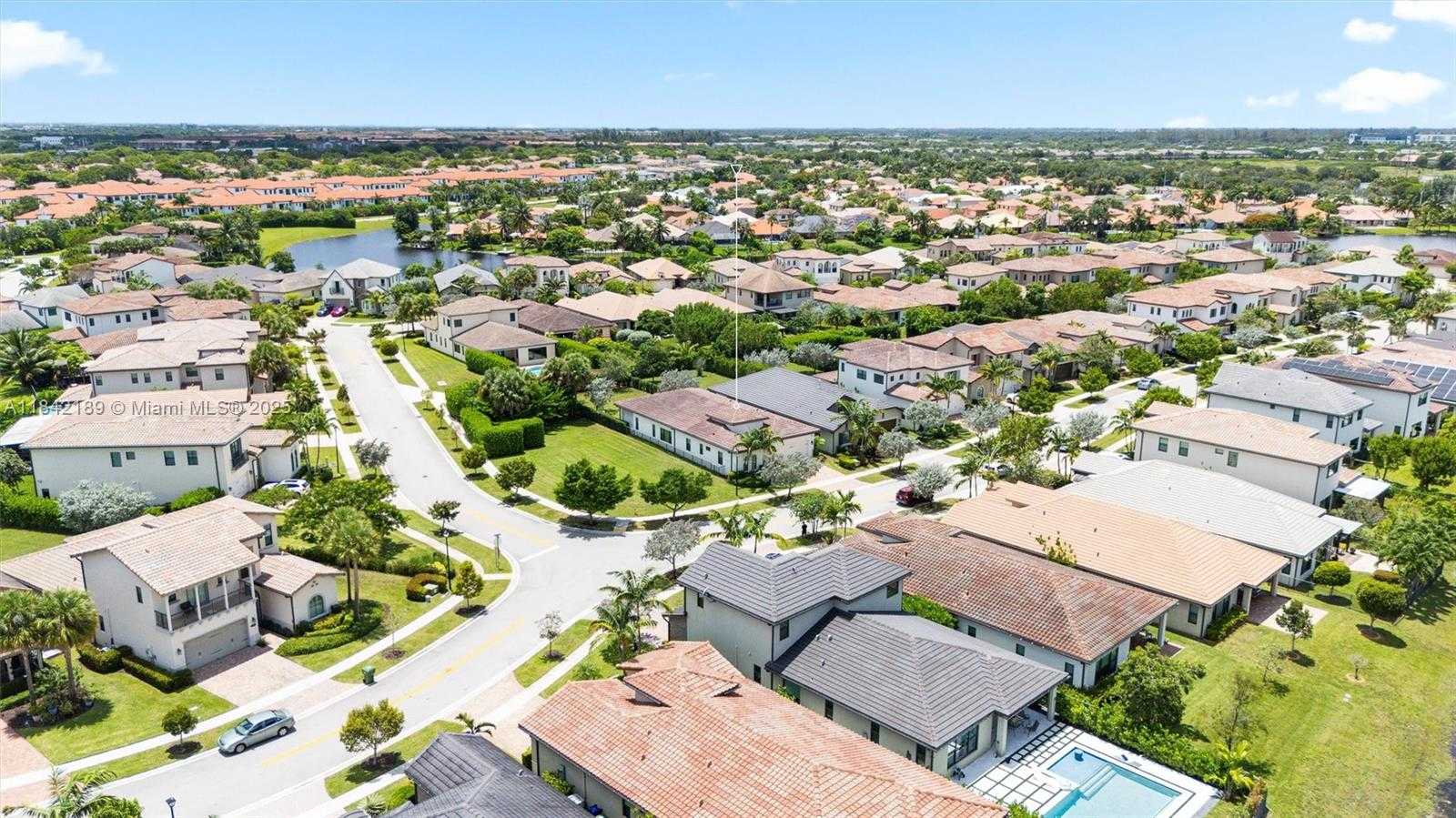 Small Image of 1126 SOUTH WEST 113TH WAY, Pembroke Pines Number 31