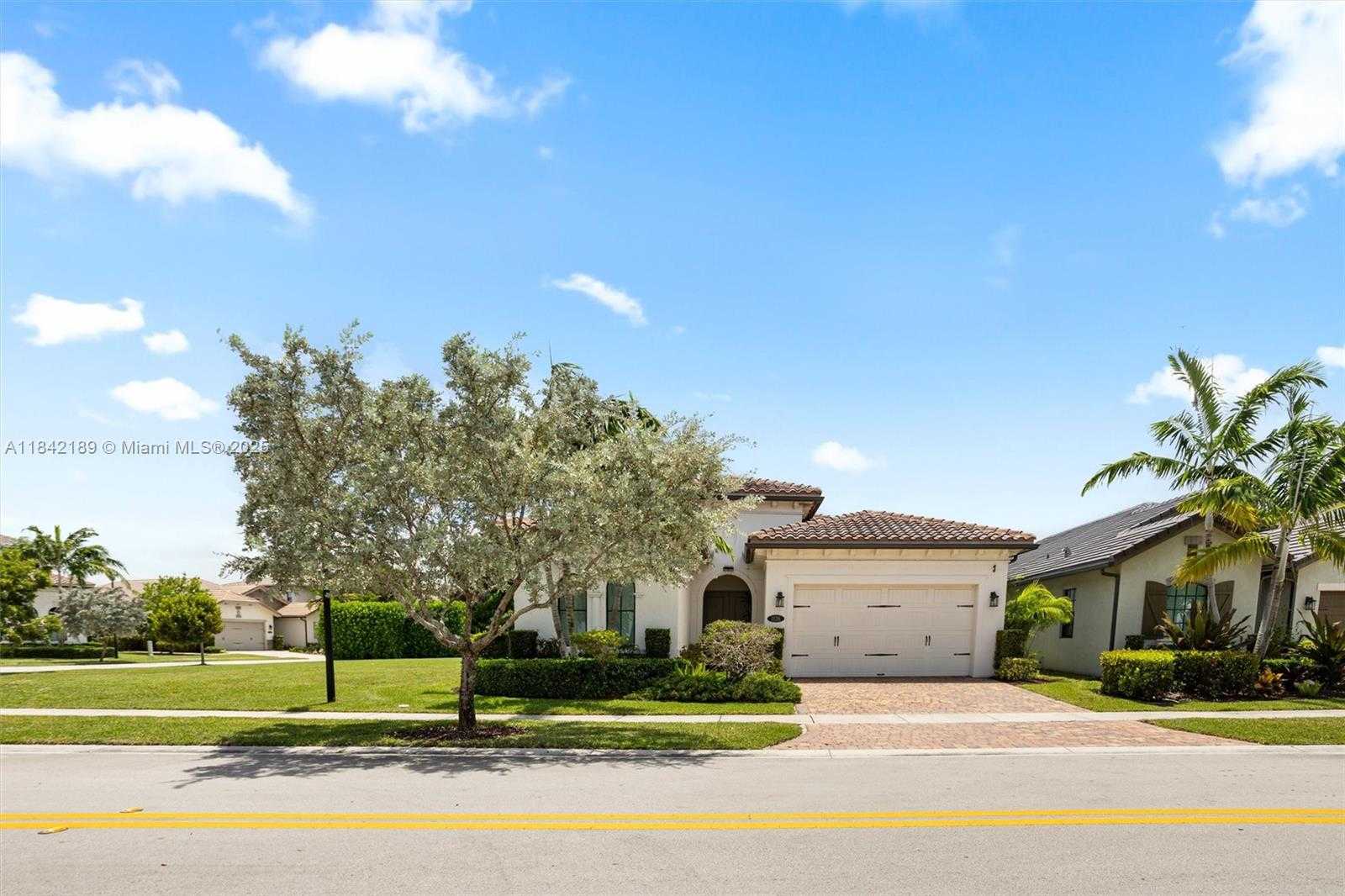 Small Image of 1126 SOUTH WEST 113TH WAY, Pembroke Pines Number 4