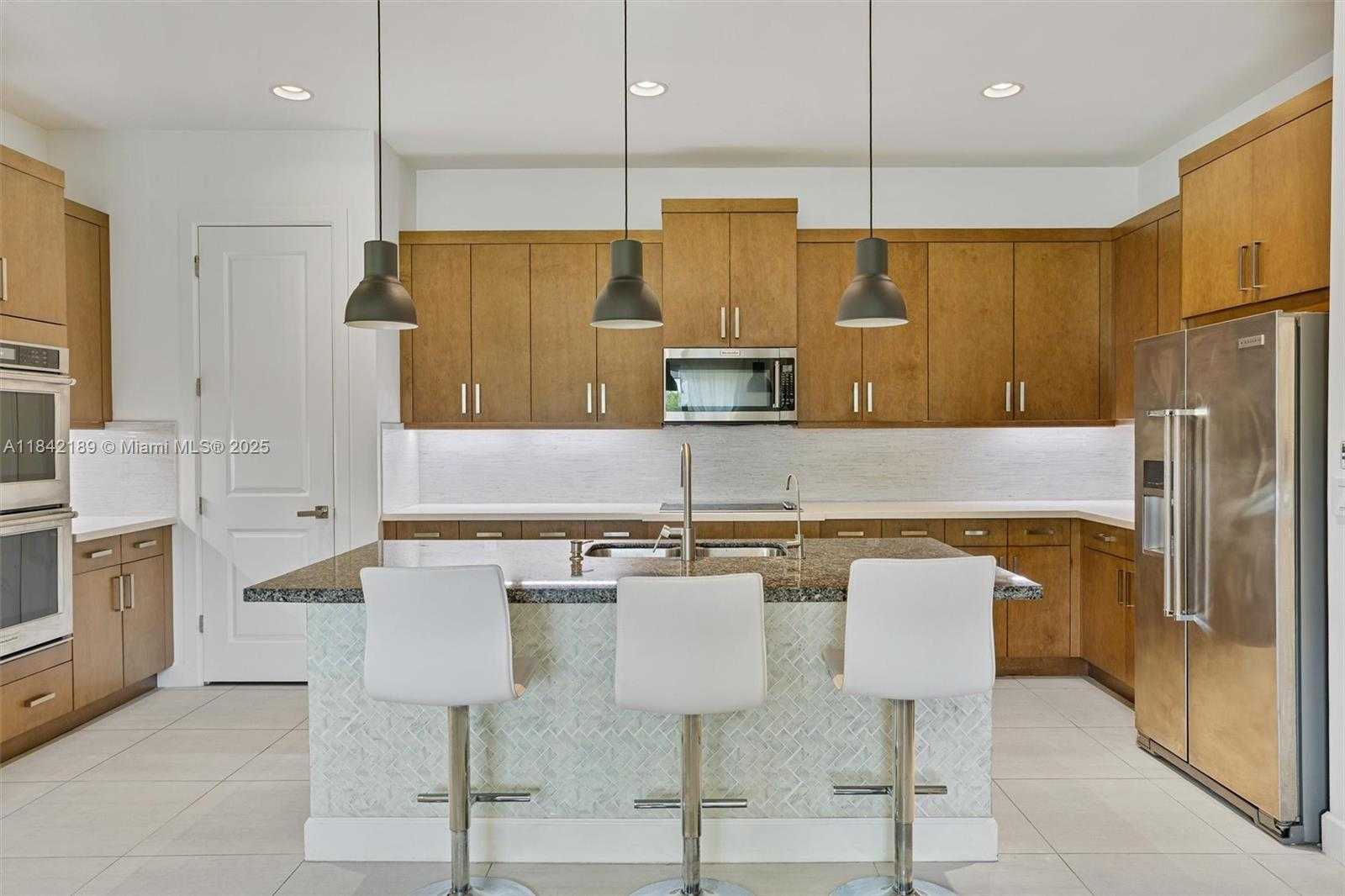 Small Image of 1126 SOUTH WEST 113TH WAY, Pembroke Pines Number 8