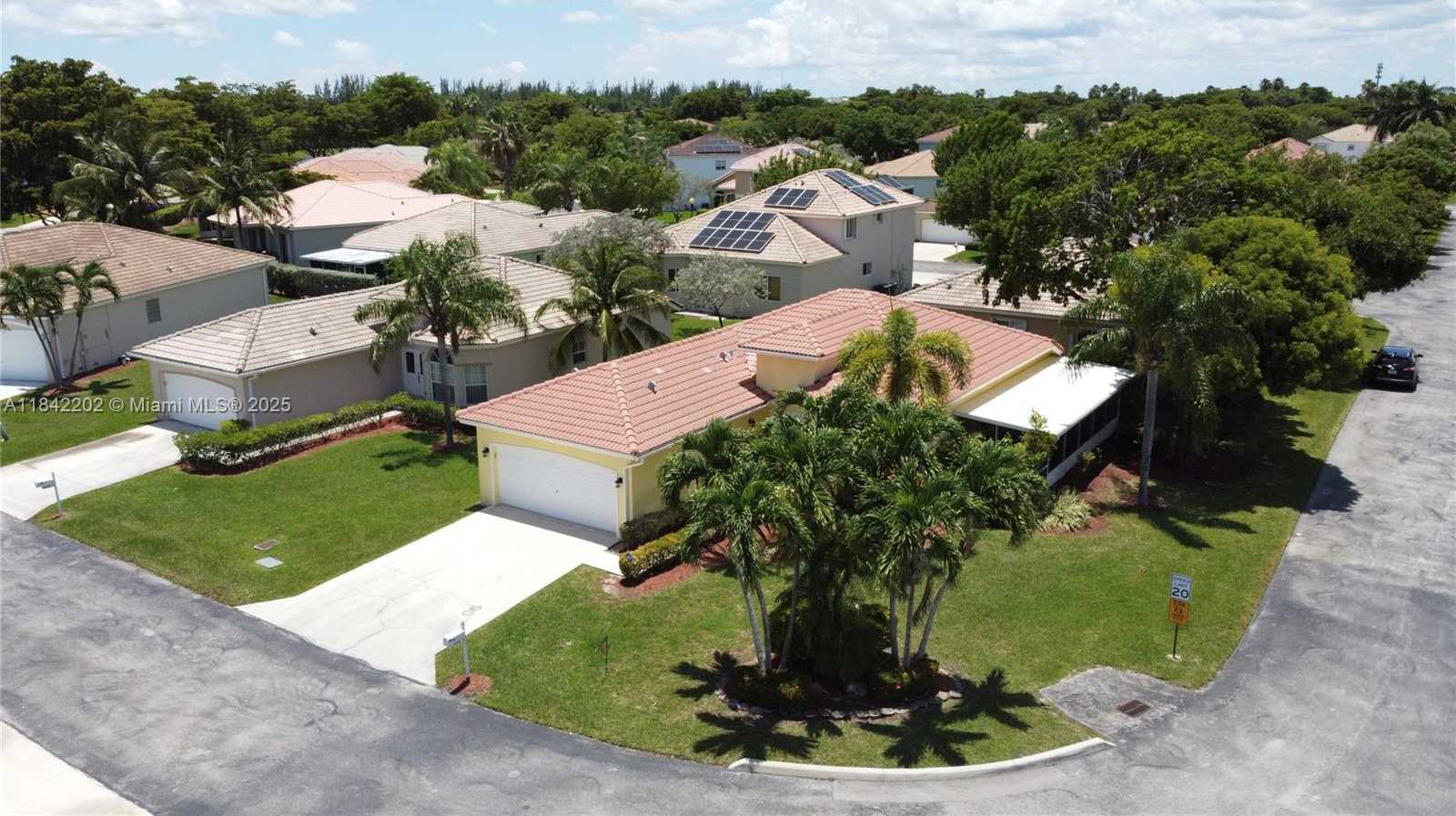 Small Image of 460 SOUTH EAST 24TH DR, Homestead Number 23