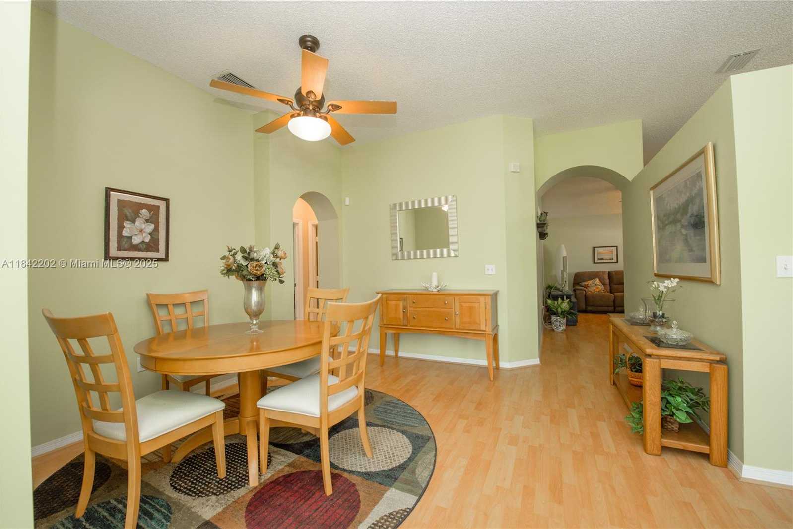 Small Image of 460 SOUTH EAST 24TH DR, Homestead Number 4