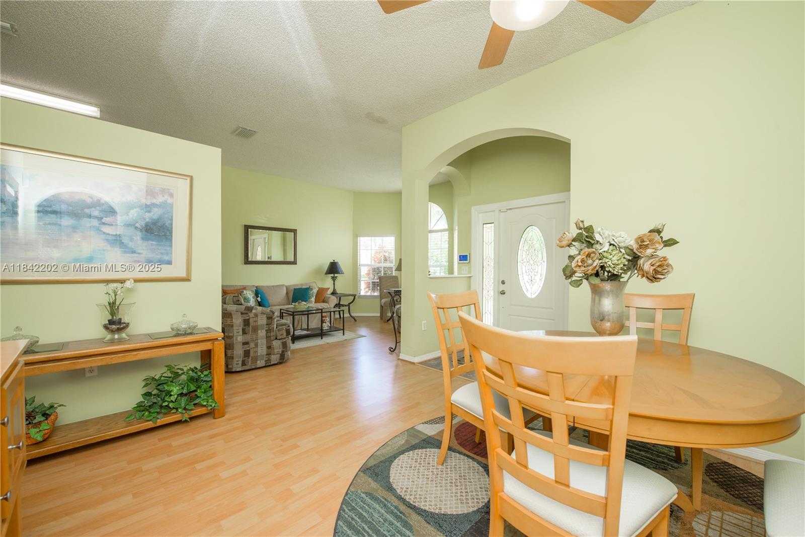 Small Image of 460 SOUTH EAST 24TH DR, Homestead Number 5