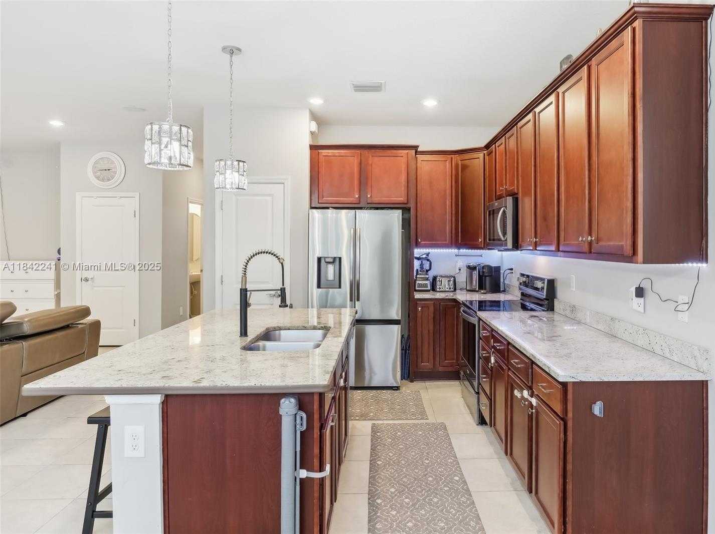Small Image of 1402 MYRTLE OAK TER, Hollywood Number 14