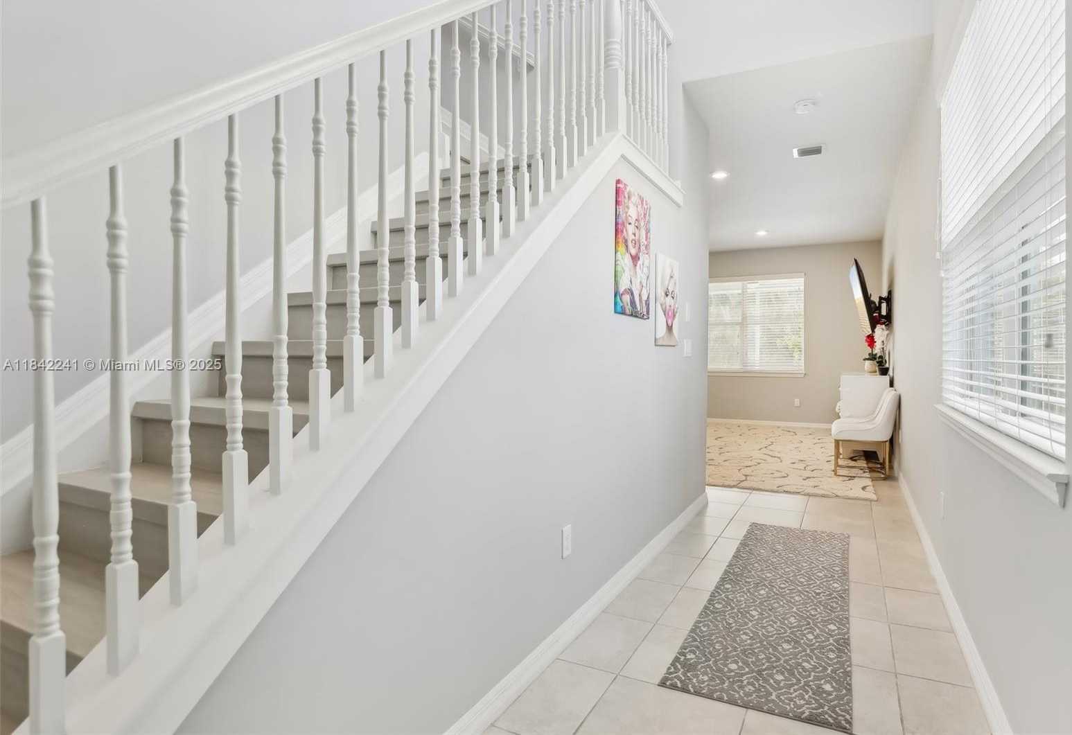 Small Image of 1402 MYRTLE OAK TER, Hollywood Number 16