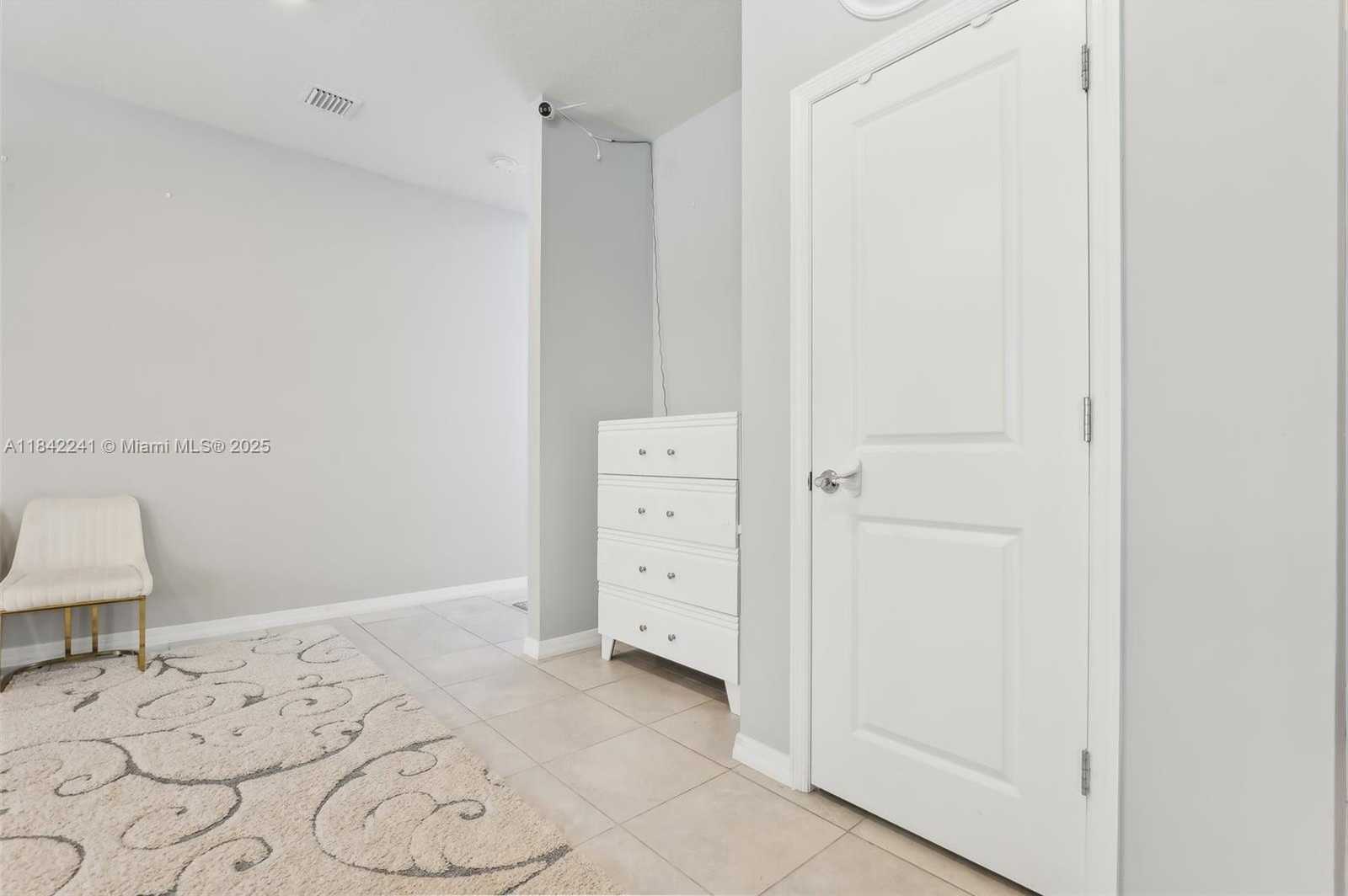 Small Image of 1402 MYRTLE OAK TER, Hollywood Number 17