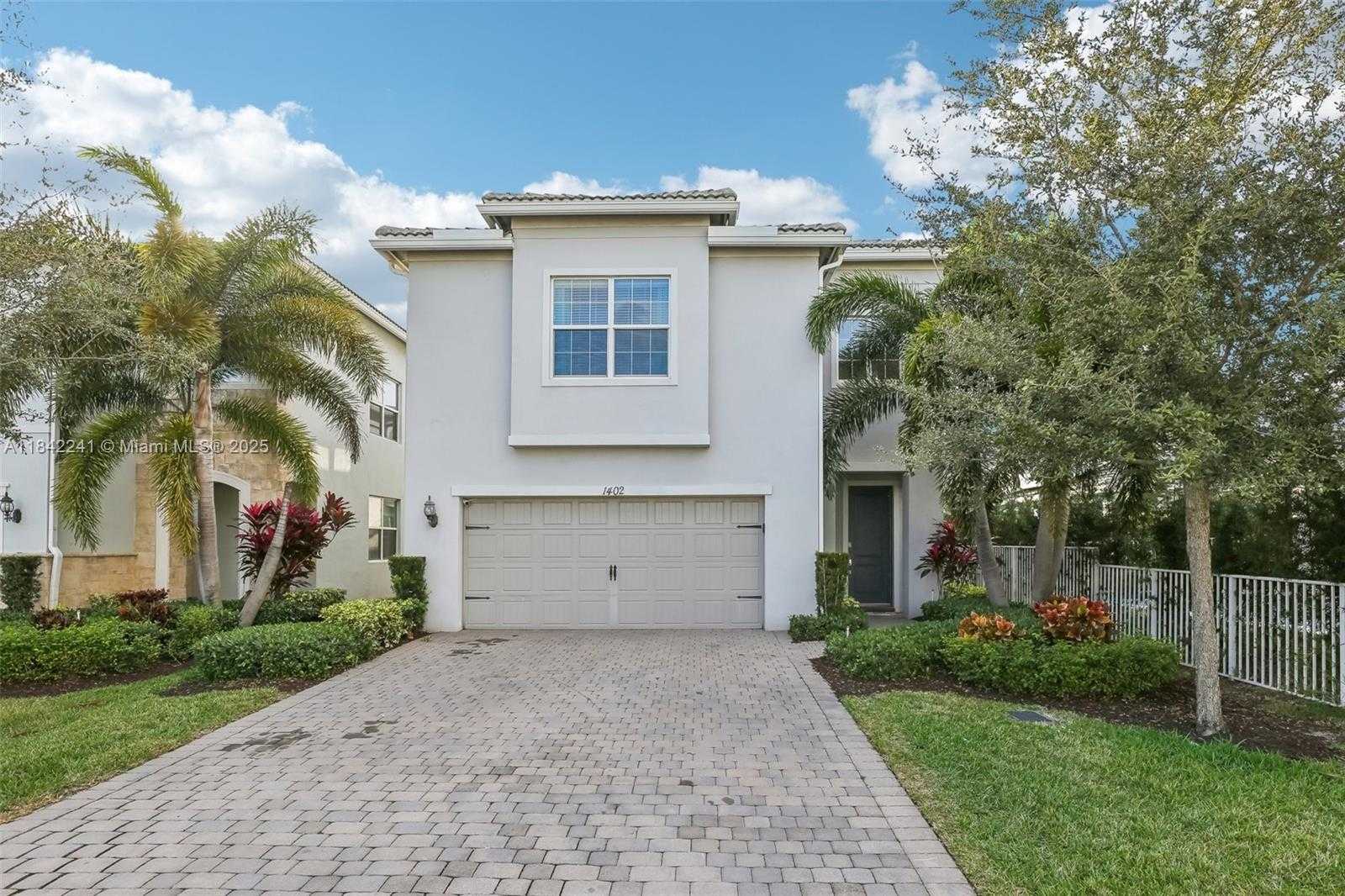 Small Image of 1402 MYRTLE OAK TER, Hollywood Number 2