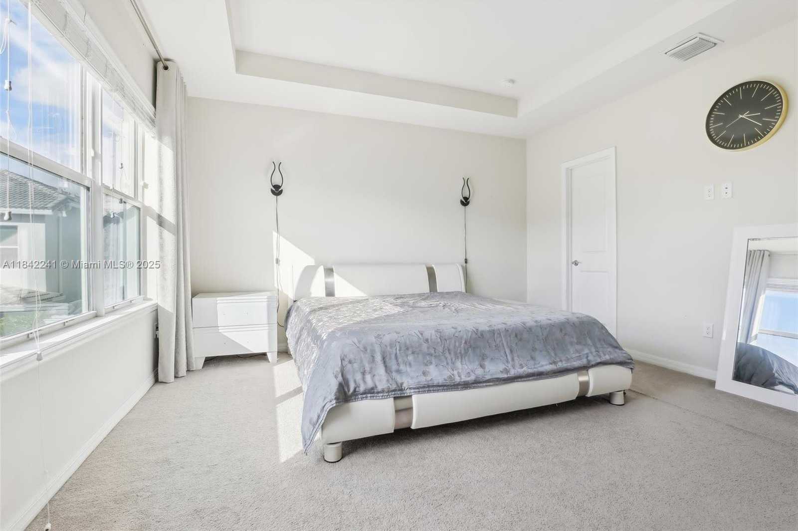 Small Image of 1402 MYRTLE OAK TER, Hollywood Number 22