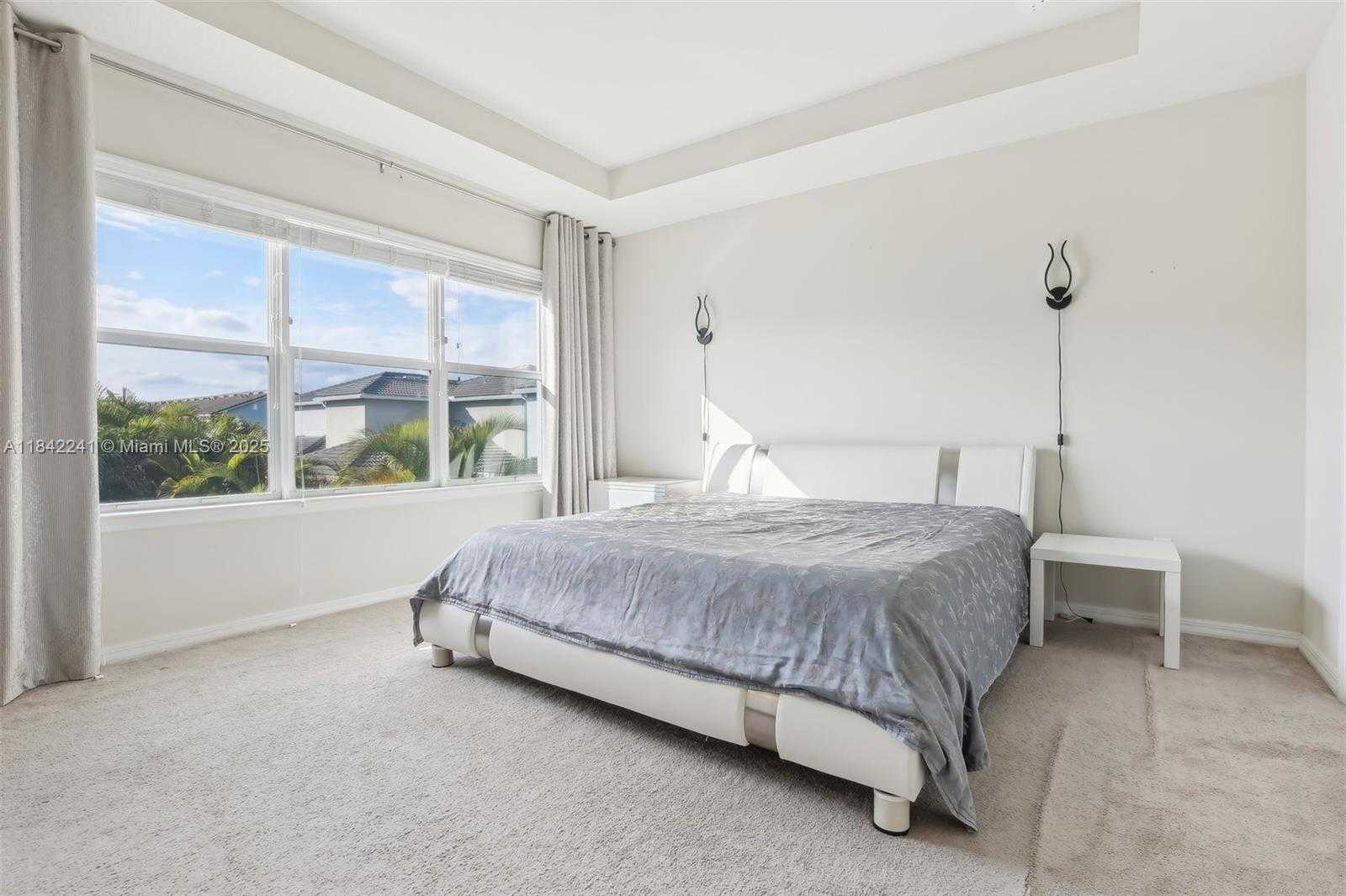 Small Image of 1402 MYRTLE OAK TER, Hollywood Number 28