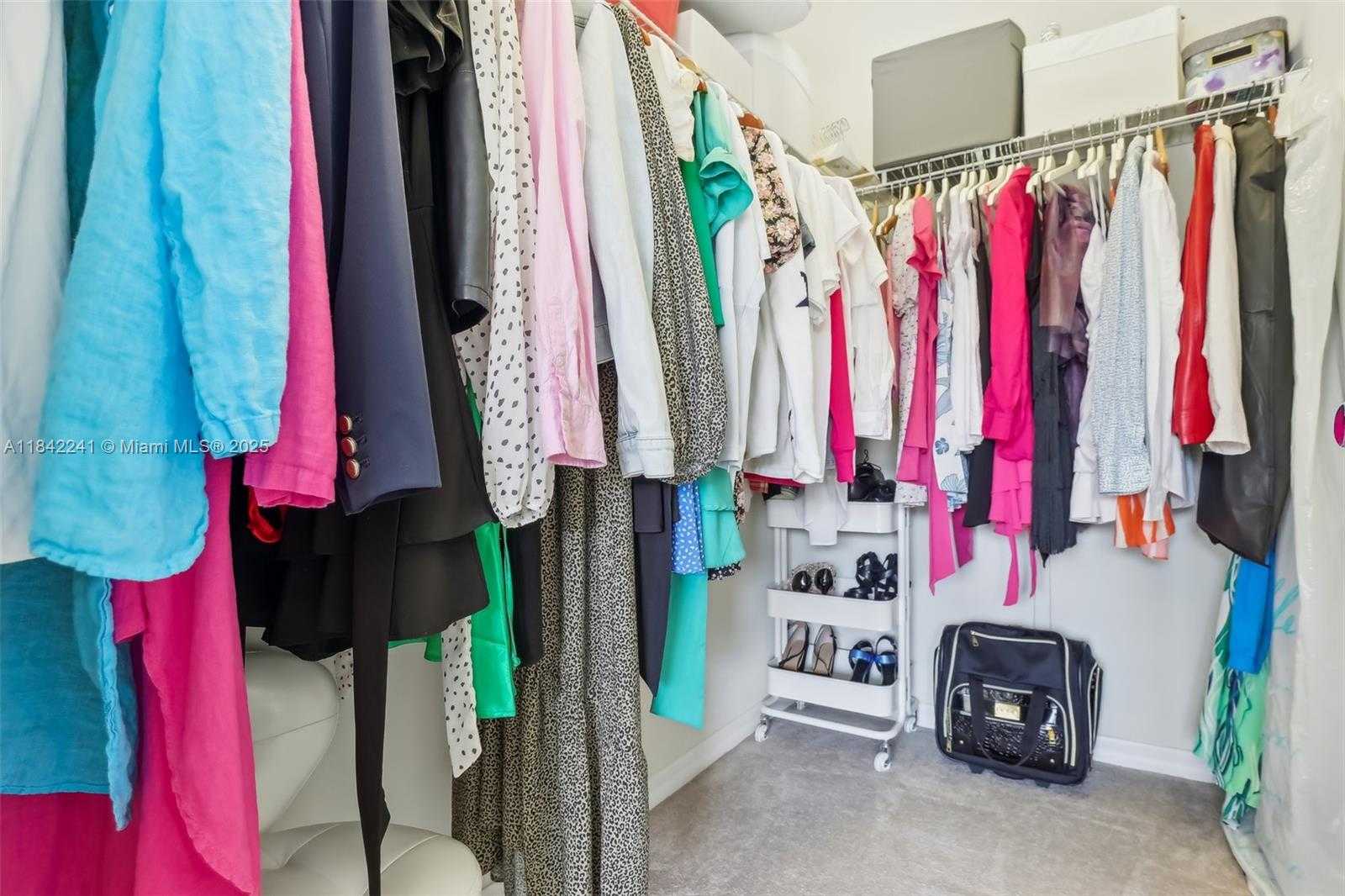 Small Image of 1402 MYRTLE OAK TER, Hollywood Number 29
