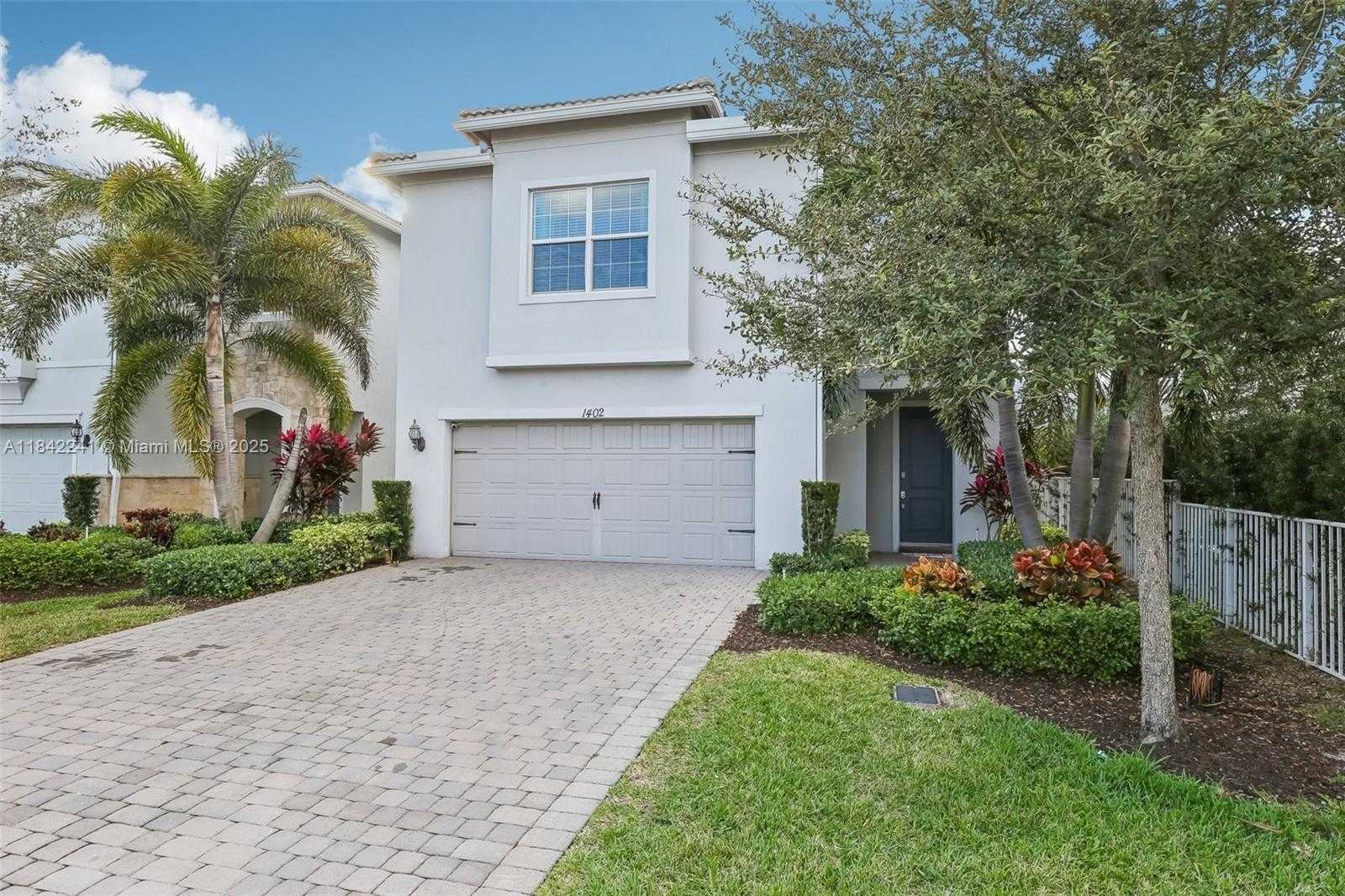 Small Image of 1402 MYRTLE OAK TER, Hollywood Number 3