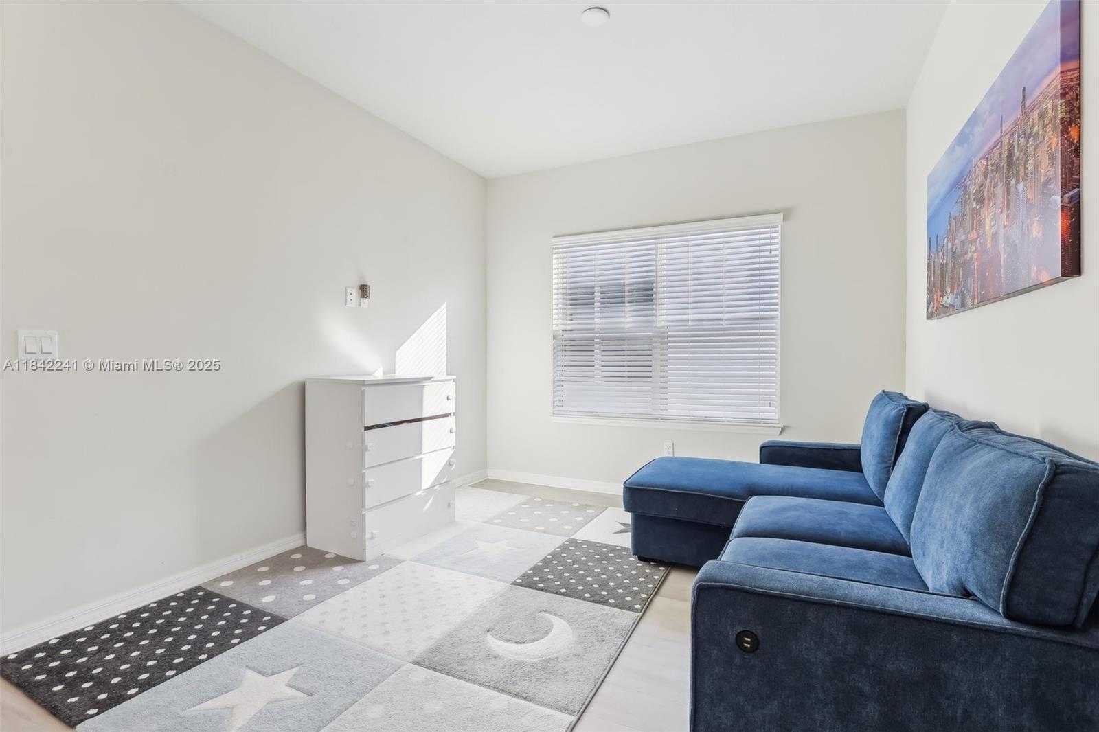 Small Image of 1402 MYRTLE OAK TER, Hollywood Number 32