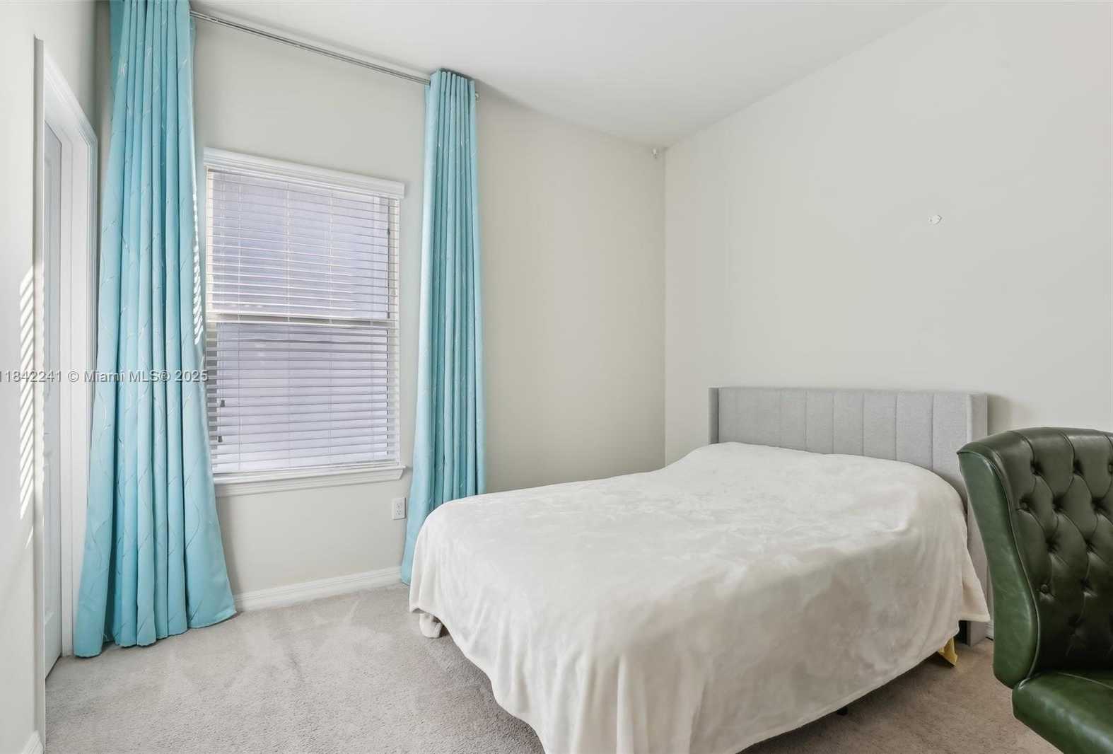 Small Image of 1402 MYRTLE OAK TER, Hollywood Number 33