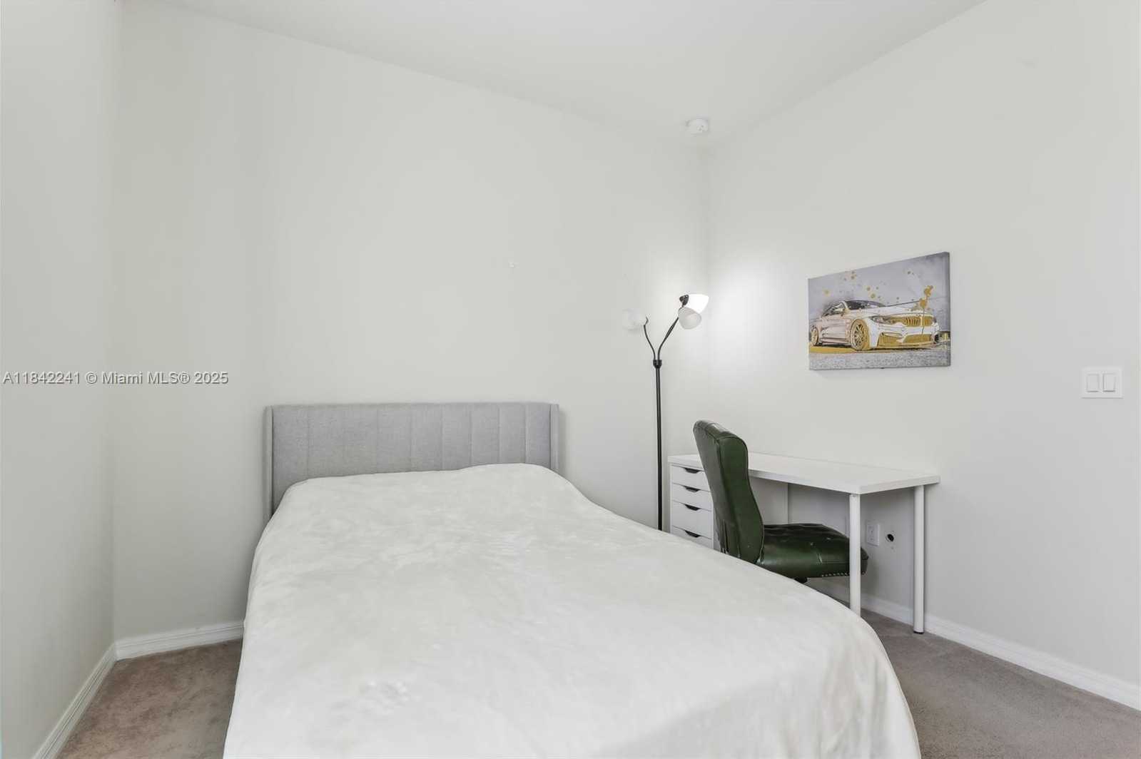 Small Image of 1402 MYRTLE OAK TER, Hollywood Number 34