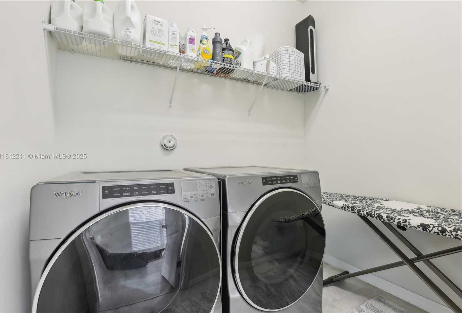 Small Image of 1402 MYRTLE OAK TER, Hollywood Number 41