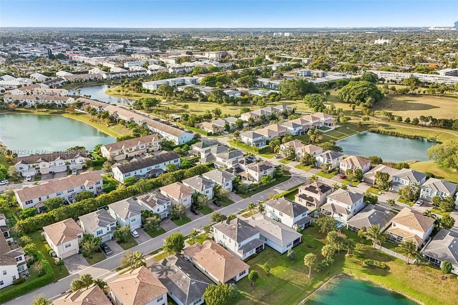 Small Image of 1402 MYRTLE OAK TER, Hollywood Number 48